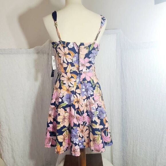Trixxi NWT Floral Fit & Flare Dress Size Small - Picture 5 of 11